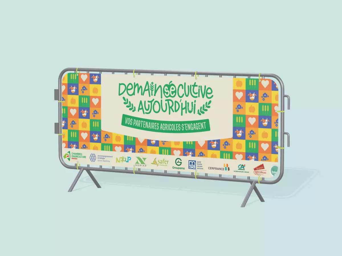 Banderole du village Demain se cultive aujourd hui installee sur les barrieres de l evenement